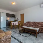 Slavica Apartman Dramalj