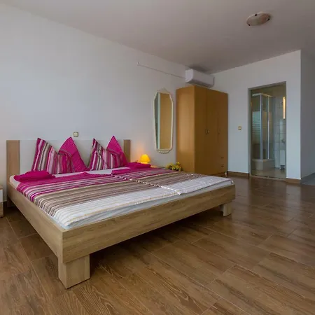 Slavica Lägenhet Dramalj